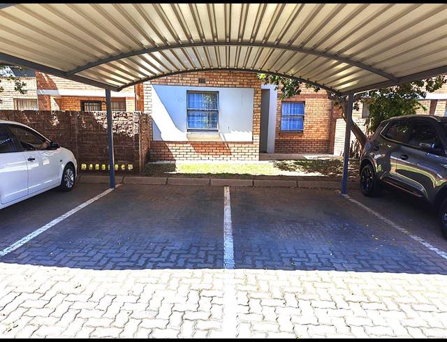 2 bed property to rent in HEUWELOORD